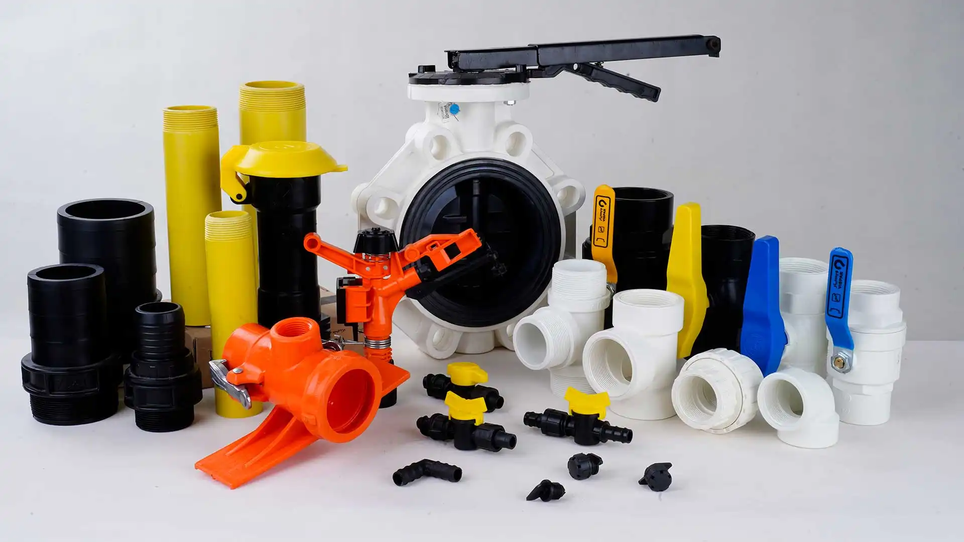 آشنایی با انواع تجهیزات آبیاری