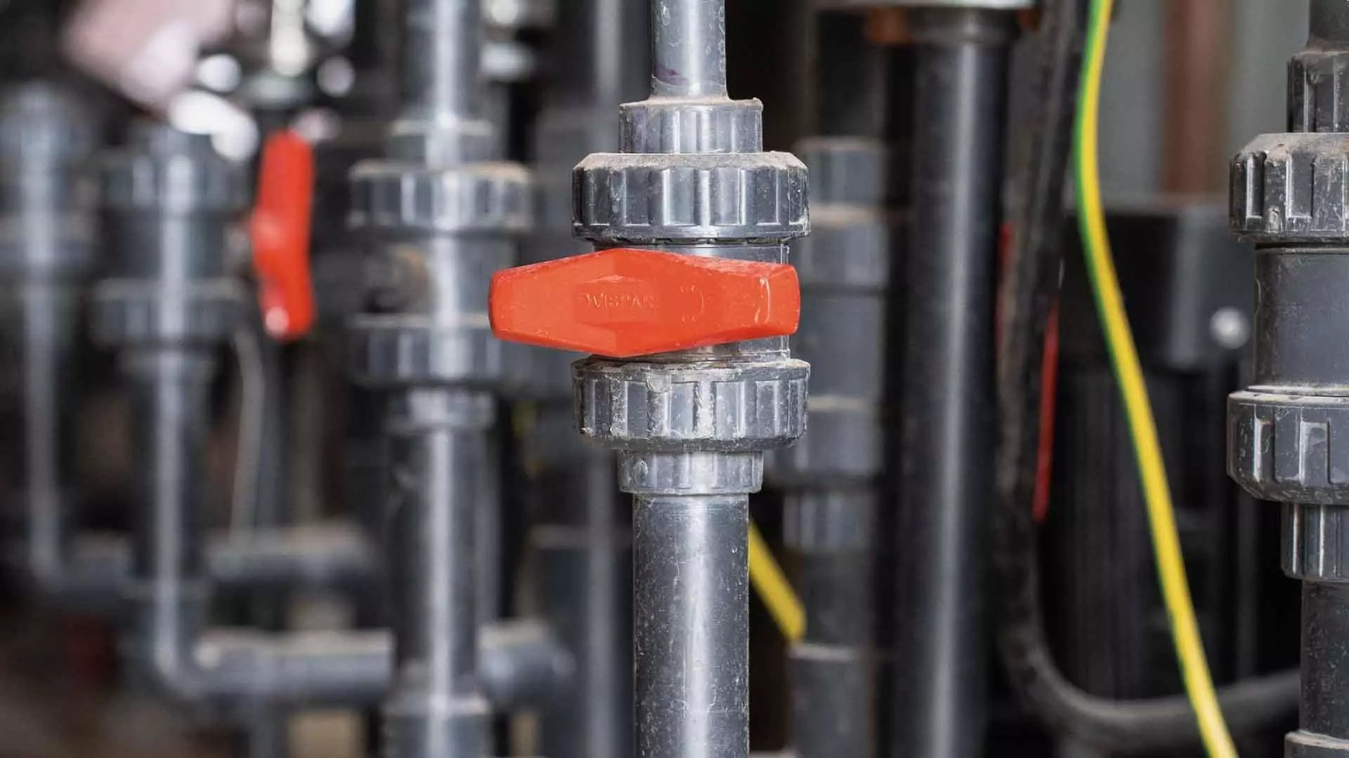 معرفی انواع شیر ضد اسید