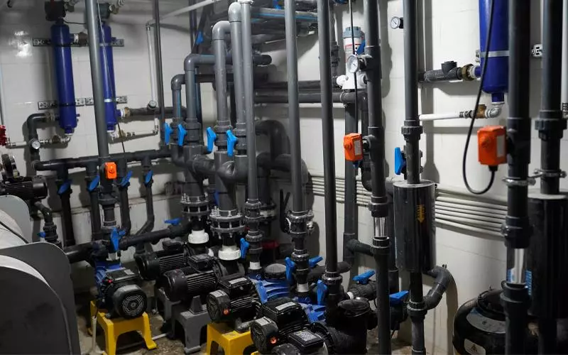 شیر توپی در موتورخانه